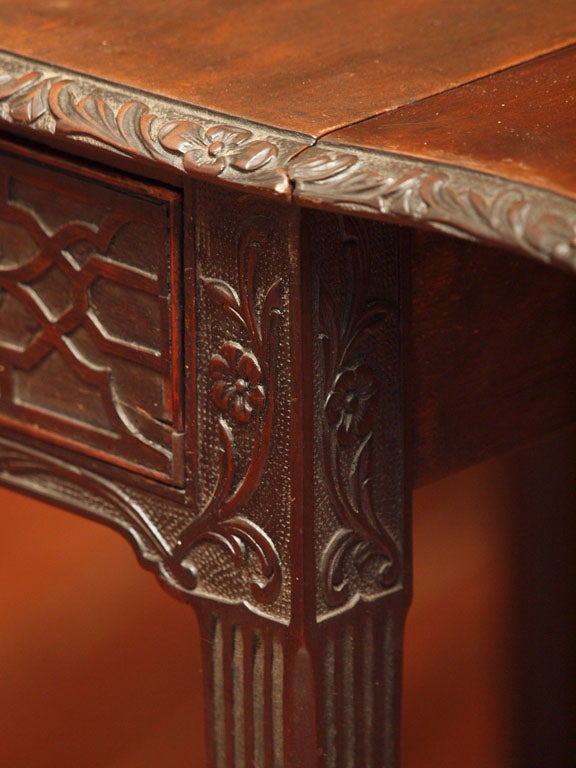 Mahogany EXCEPTIONAL 18TH C. ENGLISH PEMBROKE TABLE For Sale