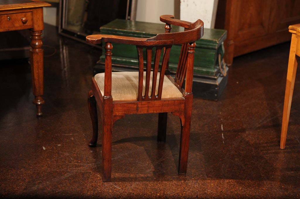 Georgian Fruitwood Corner Chair with drop seat For Sale 4