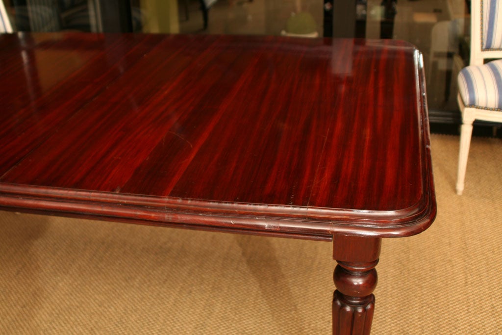 English William IV Mahogany Extending Dining Table