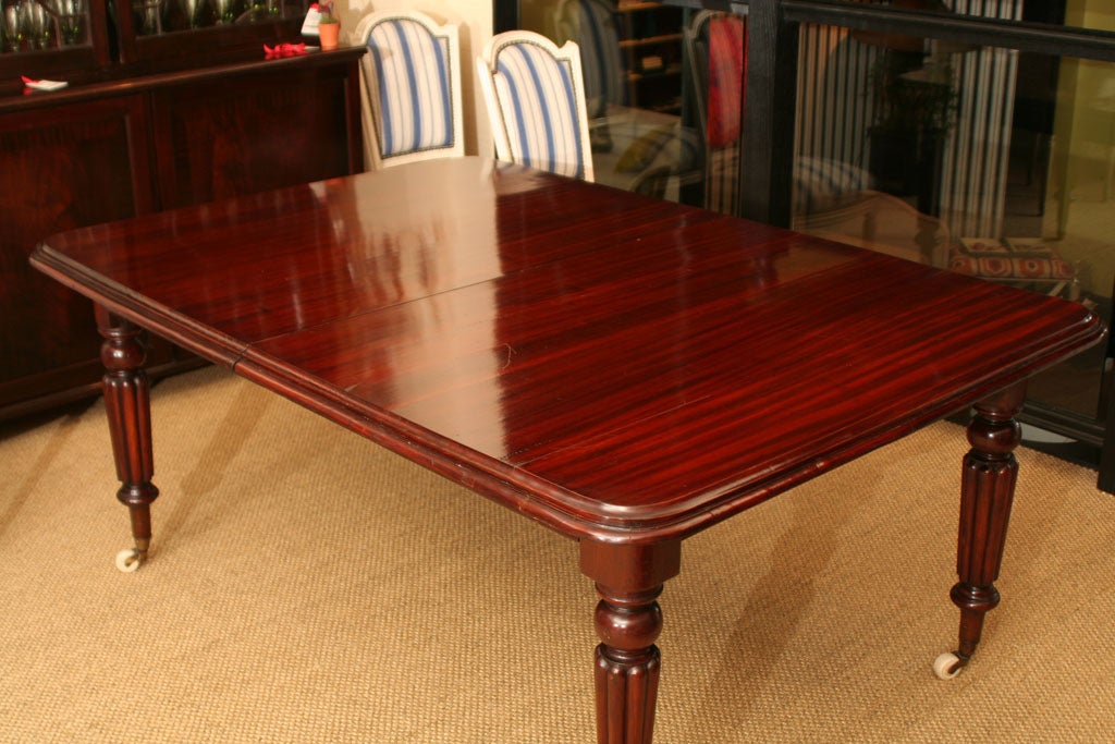 William IV Mahogany Extending Dining Table In Good Condition In Palm Beach, FL