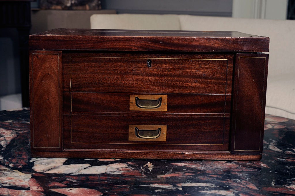 English Mahogany Cutlery Case with Sterling Silver by Atkin Brothers, Sheffield In Excellent Condition For Sale In Long Island City, NY