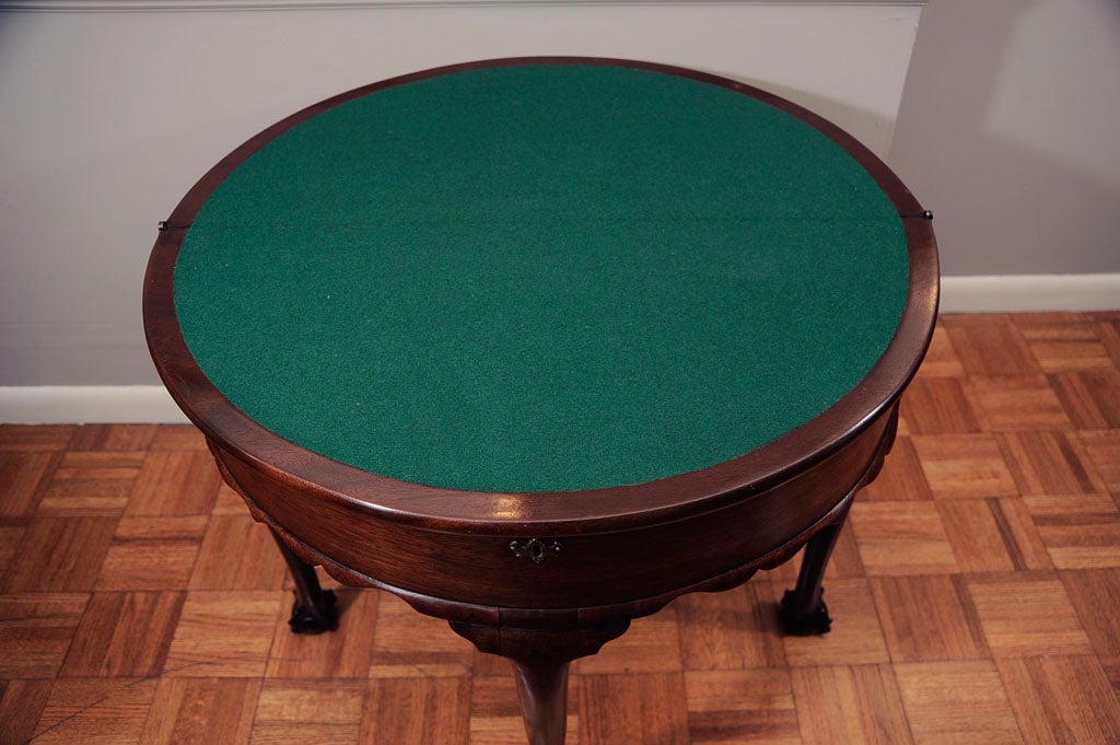 Table à cartes Demilune en acajou irlandais du 18ème siècle en vente 3