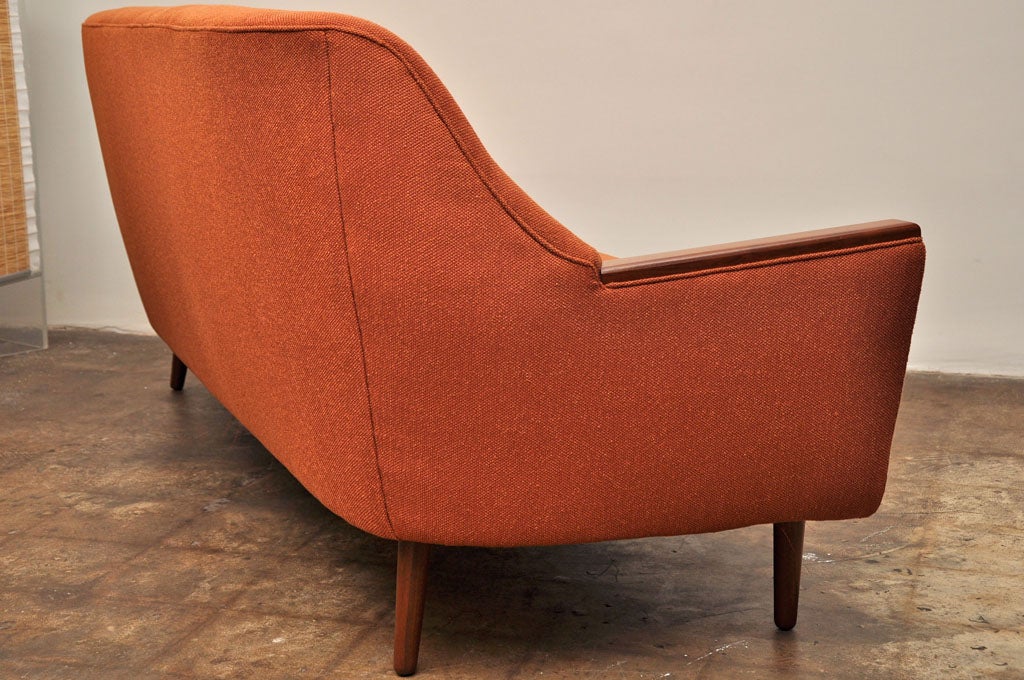 Tufted Back Sleek  Lines Sofa 3