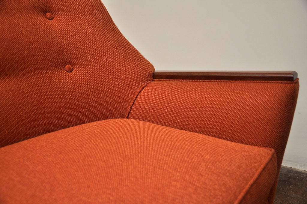 Tufted Back Sleek  Lines Sofa 4