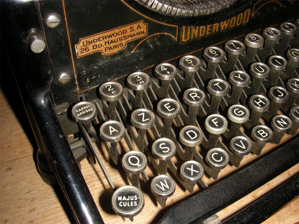 Metal 1912 Underwood Typewriter For Sale