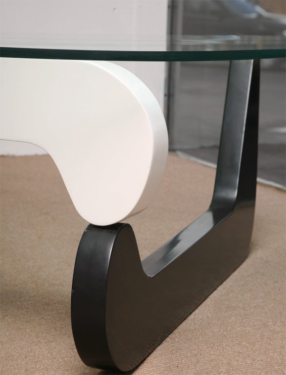 Lacquered Decorator Noguchi Coffee Table For Sale 2