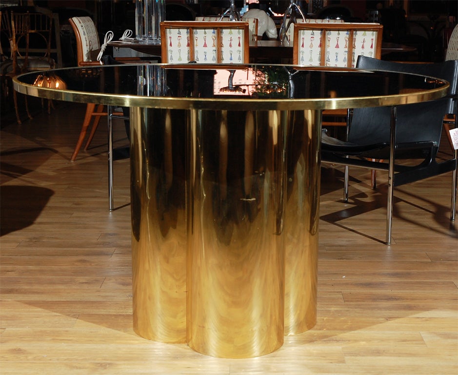QUADRIFOLE BRASS BASE AND CRACKLED SMOKED GLASS TOP TABLE BY JOHN MASCHERONI, 1970s