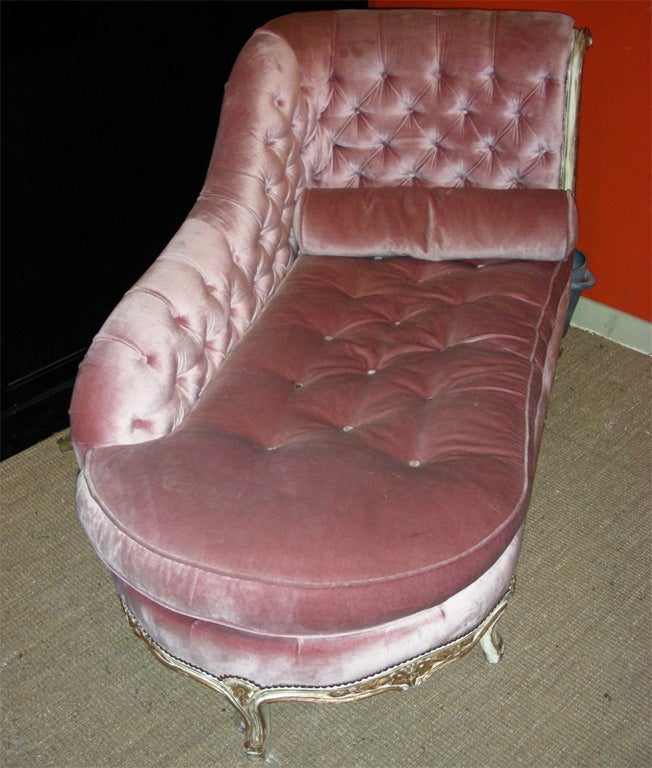 French 1950s Louis XV Style Tufted Méridienne For Sale