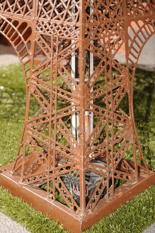 Grande maquette impressionnante de la Tour Eiffel Bon état à San Francisco, CA