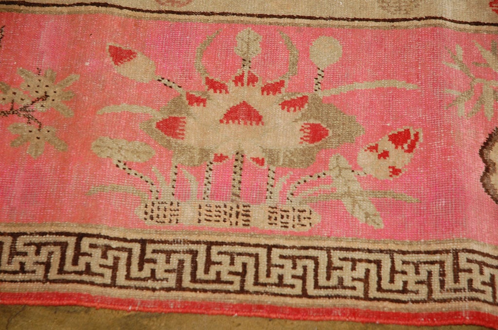 -Antique Samarkand Rug -  In Good Condition For Sale In West Hollywood, CA