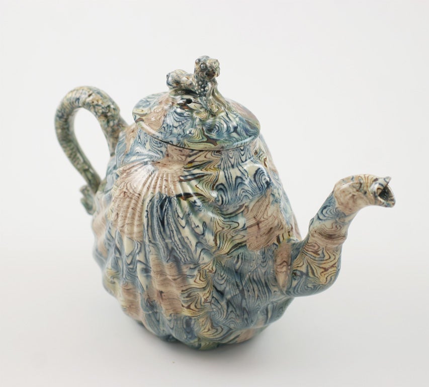 English Solid Agate Teapot In Excellent Condition In New York, NY