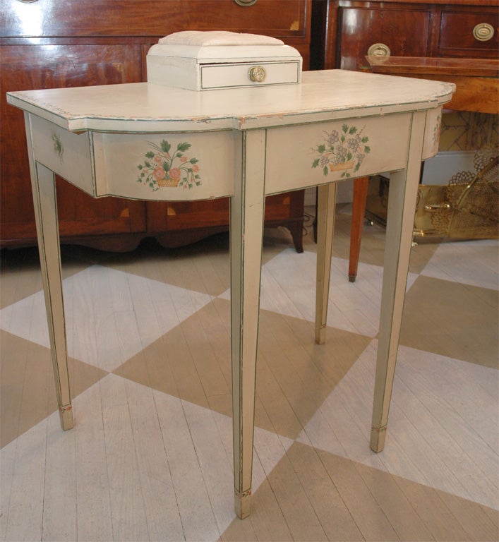 American 19th Century Federal Period Painted Dressing Table For Sale 4