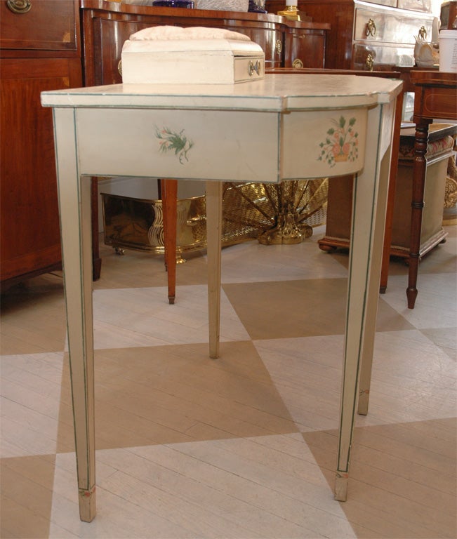 American 19th Century Federal Period Painted Dressing Table For Sale 5