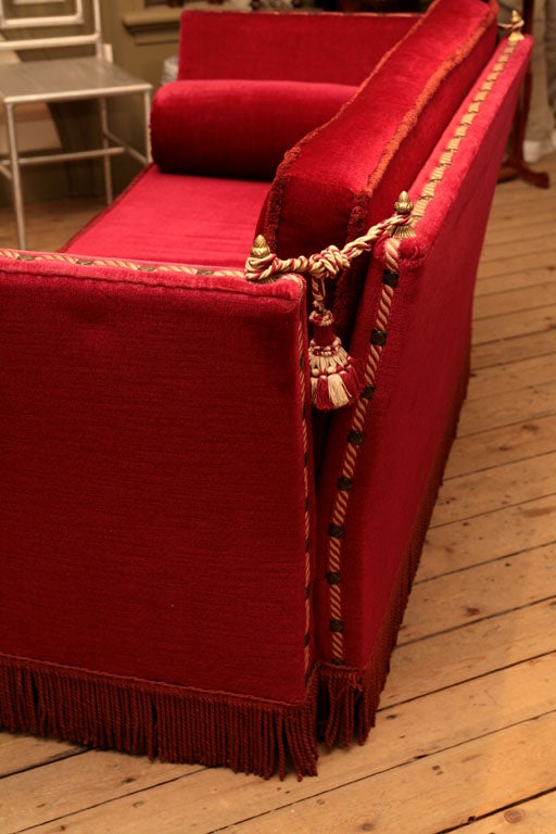 Red Knole-style plush upholstered settee 1