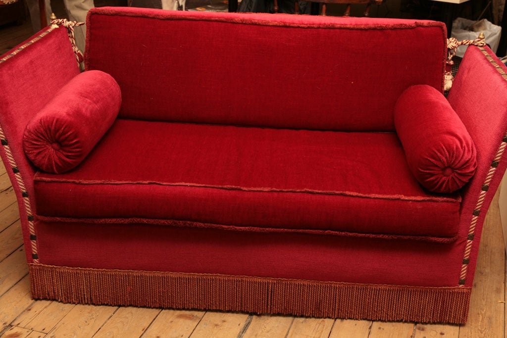 Red Knole-style plush upholstered settee 5