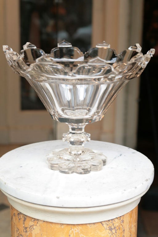 19th Century  Gothic Cut Crystal Irish Footed Bowl For Sale 7
