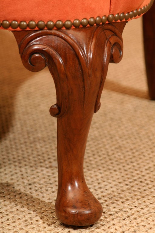 Late 19th Century Walnut Wing Armchair on Moulded Cabriole Legs In Good Condition In Palm Beach, FL