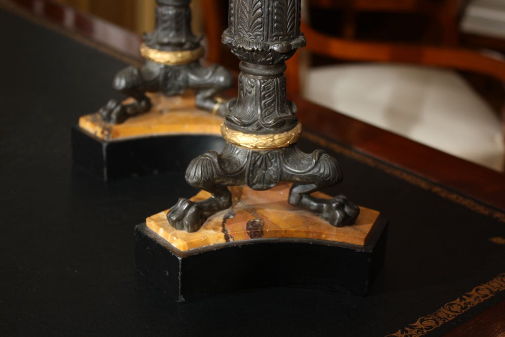 Francese Coppia di candelabri impero a quattro luci del XIX secolo II in vendita
