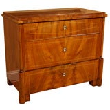 Fine Biedermeier chest of drawers