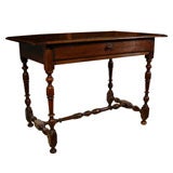 Louis XIII Table in walnut