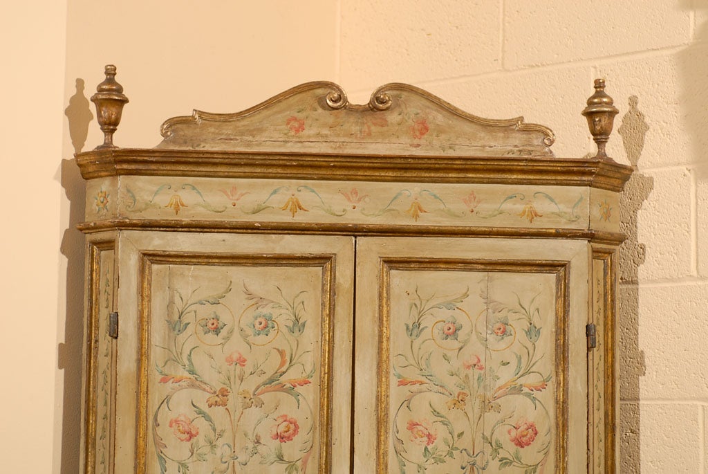 18th Century 18th century Italian Painted Corner Cabinet For Sale