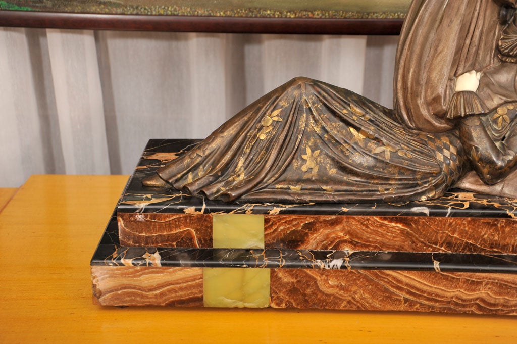 Skulptur von D. H. Chiparus, The Eternal Story (20. Jahrhundert)