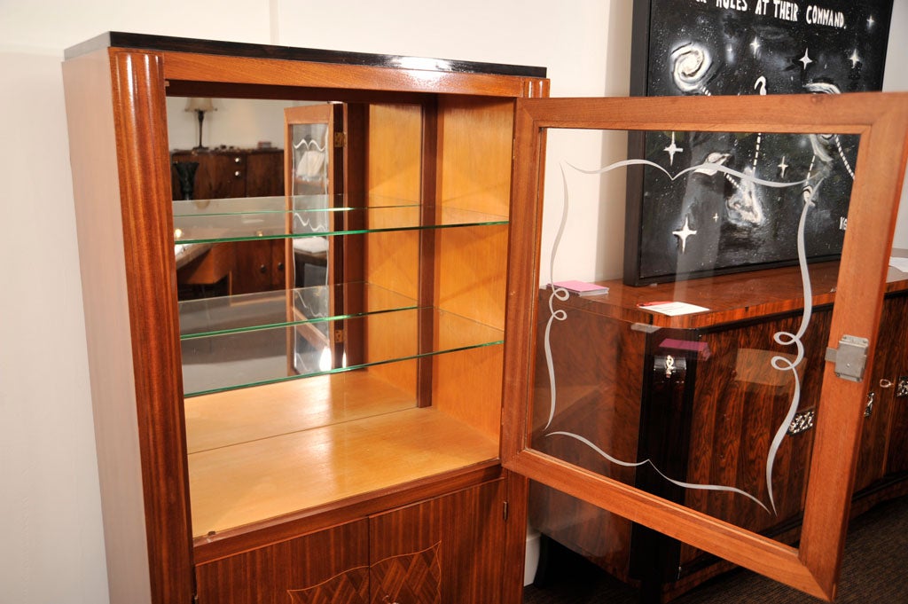 French Art Deco Vitrine In Good Condition For Sale In Pompano Beach, FL