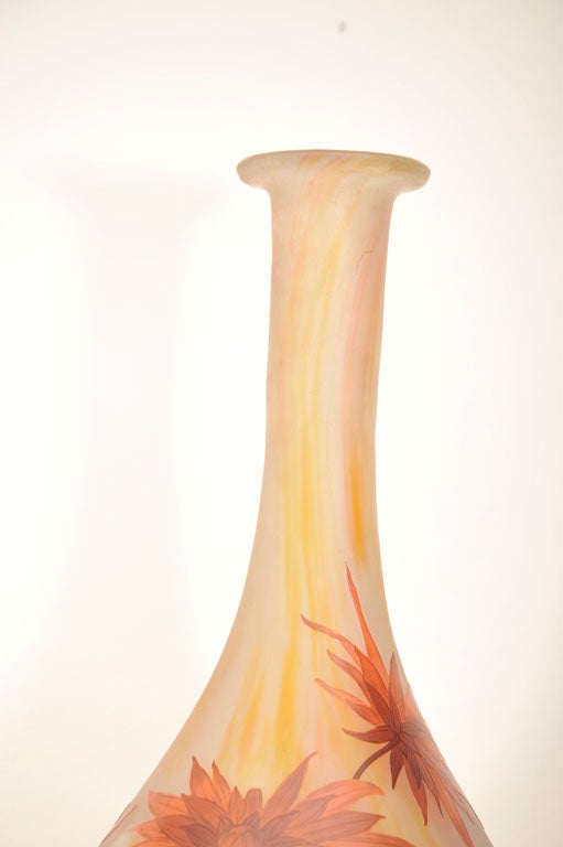 French Art Deco Daum Nancy Vase In Excellent Condition For Sale In Pompano Beach, FL