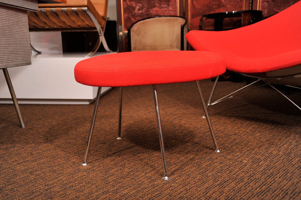 George Nelson coconut chair and ottoman for Herman Miller, USA. Wool, chrome plated steel and enameled metal.