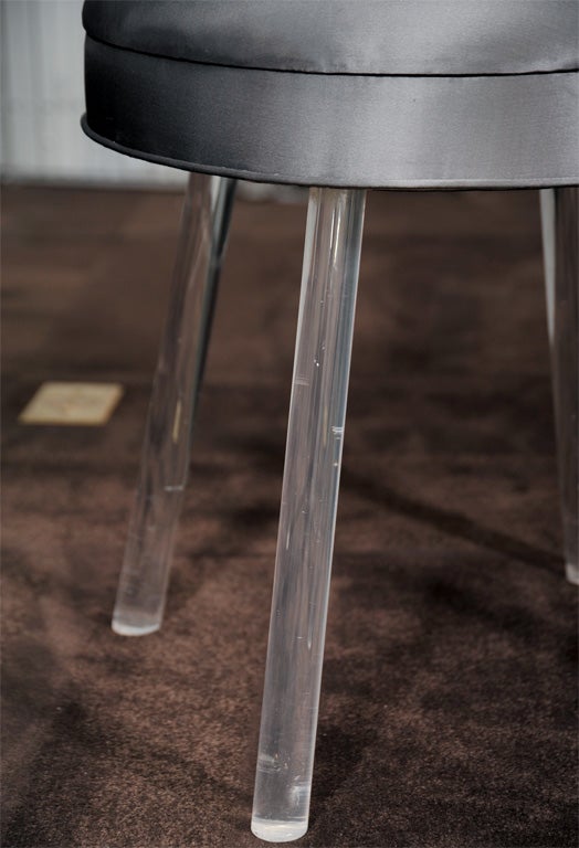 1940's Hollywood Lucite Vanity Stool<br />
with Swivel Seat