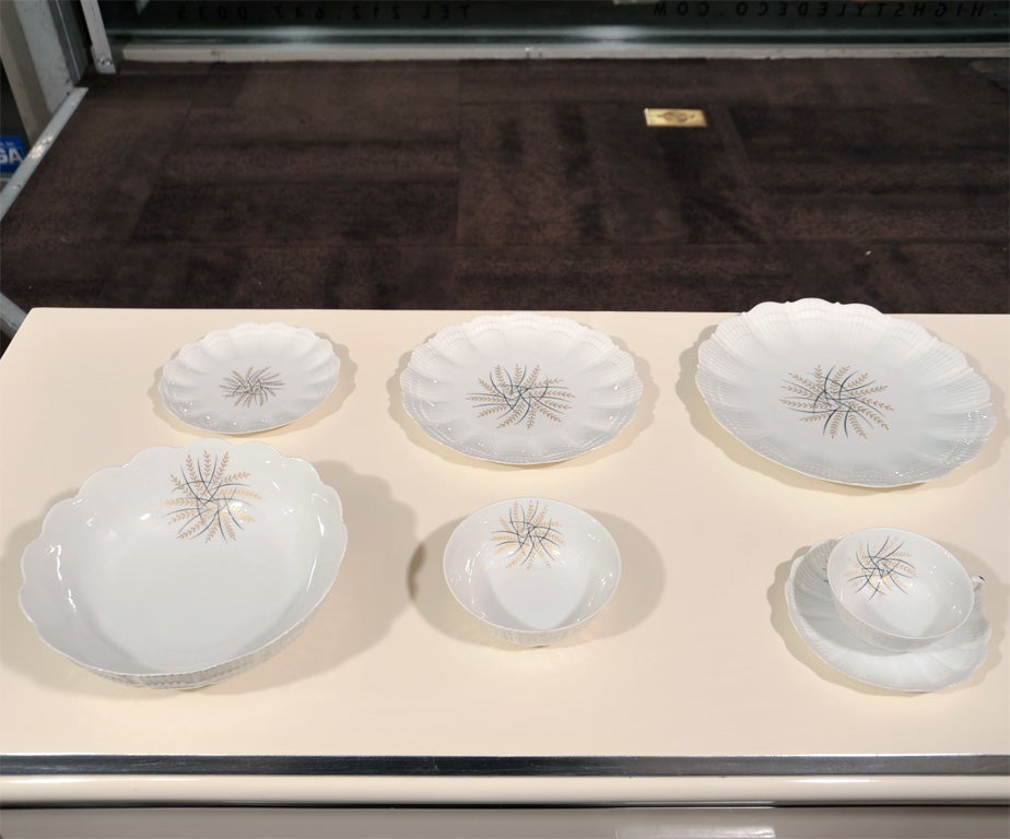 Modernist & Classical Set of Service for 8 by Limoges China In Excellent Condition In New York, NY