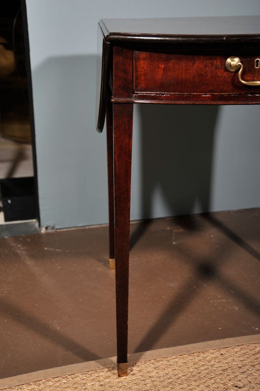 ENGLISH PEMBROKE TABLE