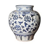 CHINESE EXPORT PORCELAIN VASE