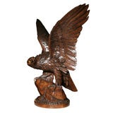 Un magnifique aigle suisse sculpté / Forêt Noire
