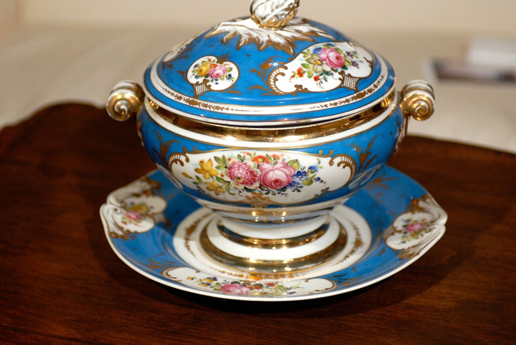 19th Century French Blue Soup Tureen with its Platter Adorned with Floral Décor, circa 1880