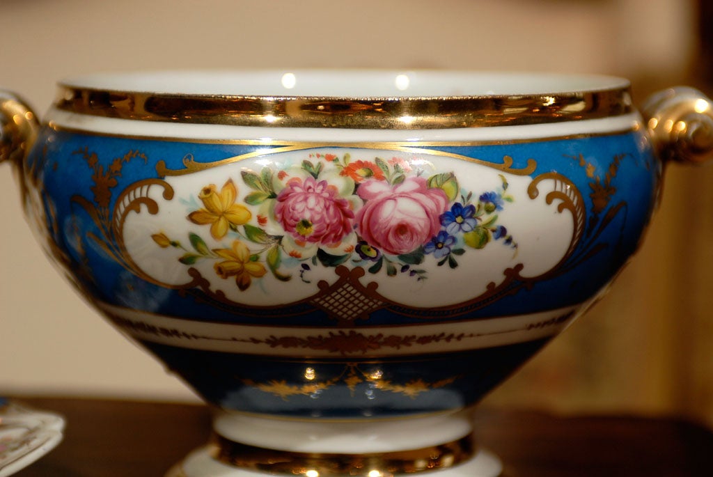French Blue Soup Tureen with its Platter Adorned with Floral Décor, circa 1880 2