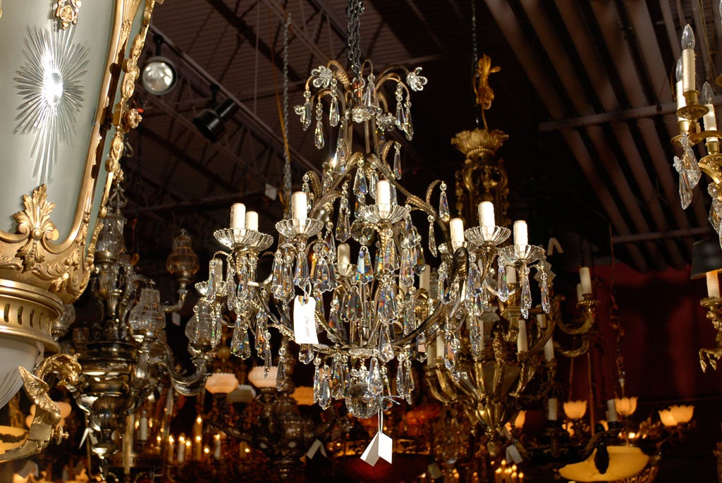 Lustre ancien Lustre en fer et cristal en vente 4