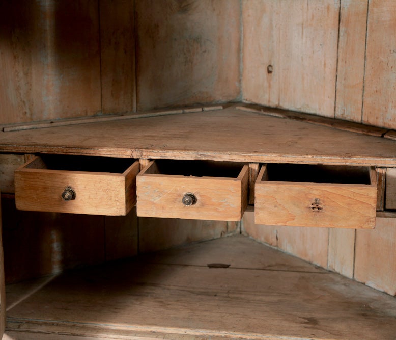 19th Century Pennsylvania Corner Cupboard