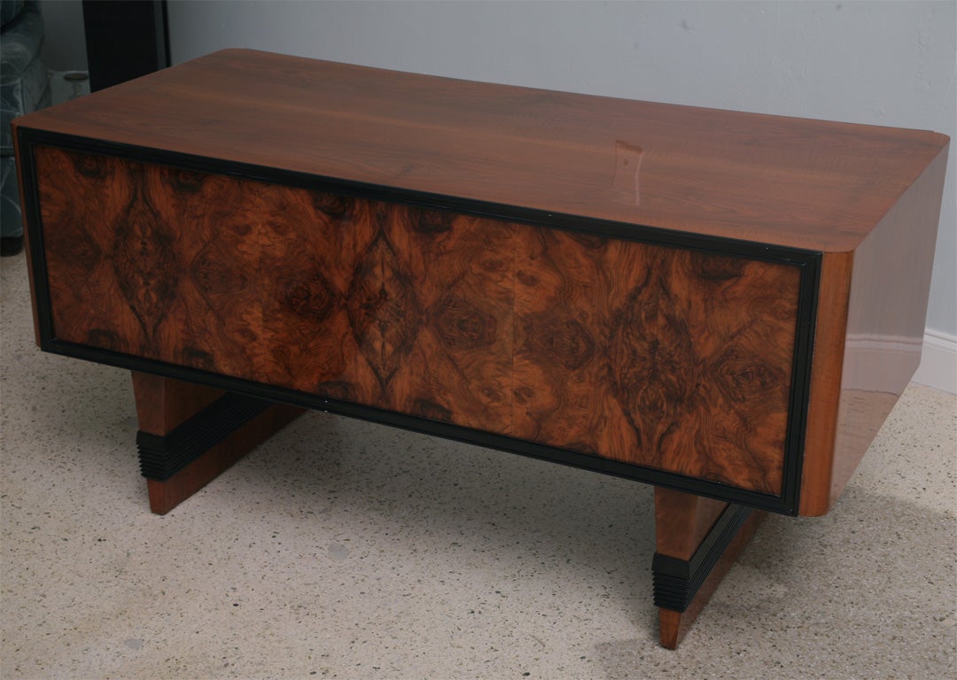 Italian Burl Walnut, Walnut and Ebonised Desk, Tomasso Buzzi 4