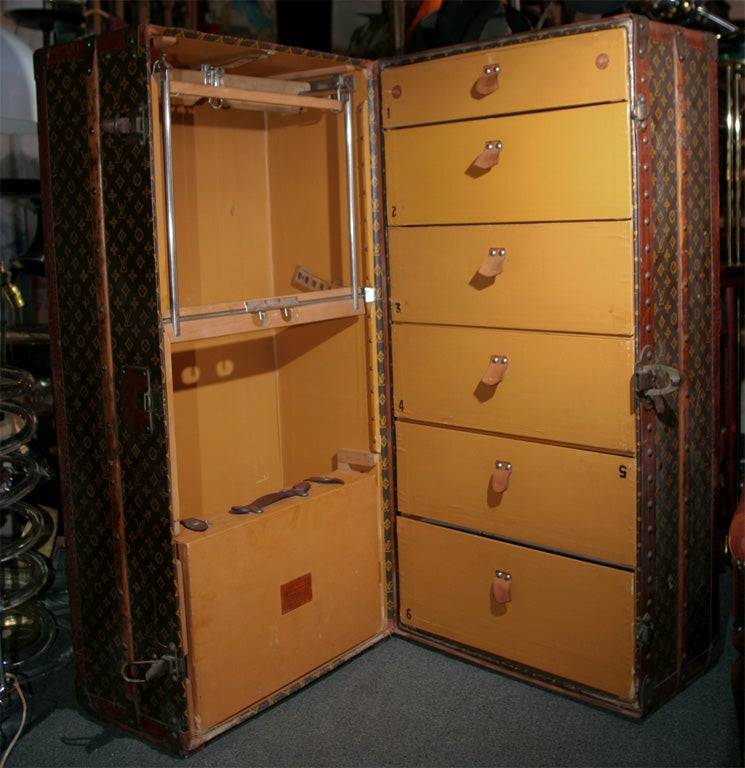 Vintage Louis Vuitton Steamer Trunk For Sale at 1stdibs