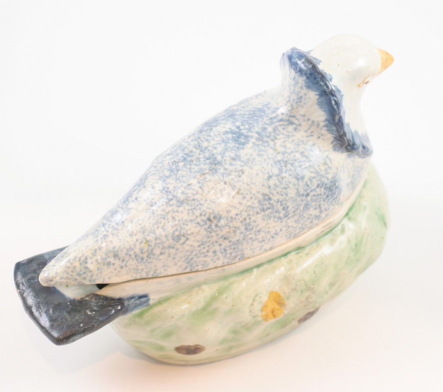 Pratt Dove Tureen In Excellent Condition For Sale In New York, NY
