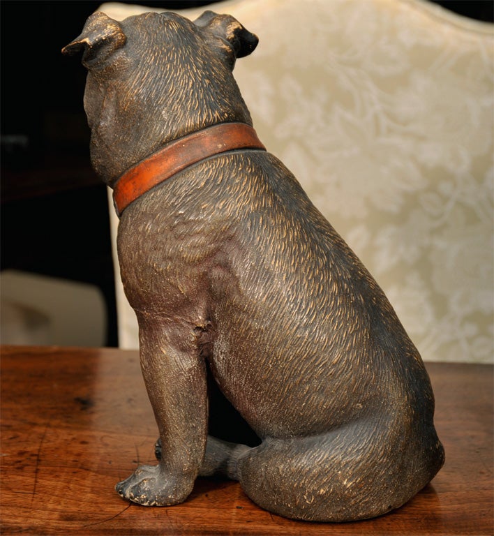 Sitzender Pug-Hund aus Keramik (19. Jahrhundert) im Angebot