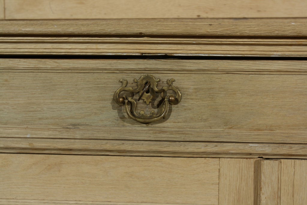 English Limed Oak Bookcase, c. 1880 In Excellent Condition In Norwalk, CT