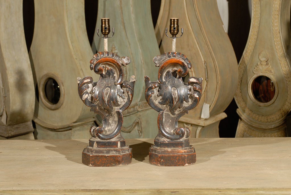 Pair of Italian Hand-Carved and Painted Rococo Style Table Lamps 2