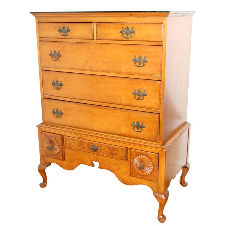 Tiger and birds eye maple tall chest with eight drawers For Sale