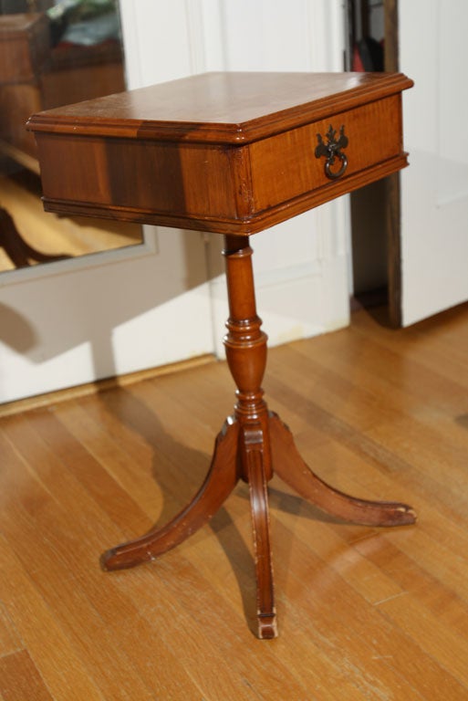 American Tiger Maple end table with drawer and  four graceful legs For Sale