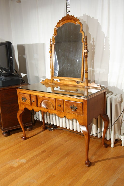dressing mirror and chair