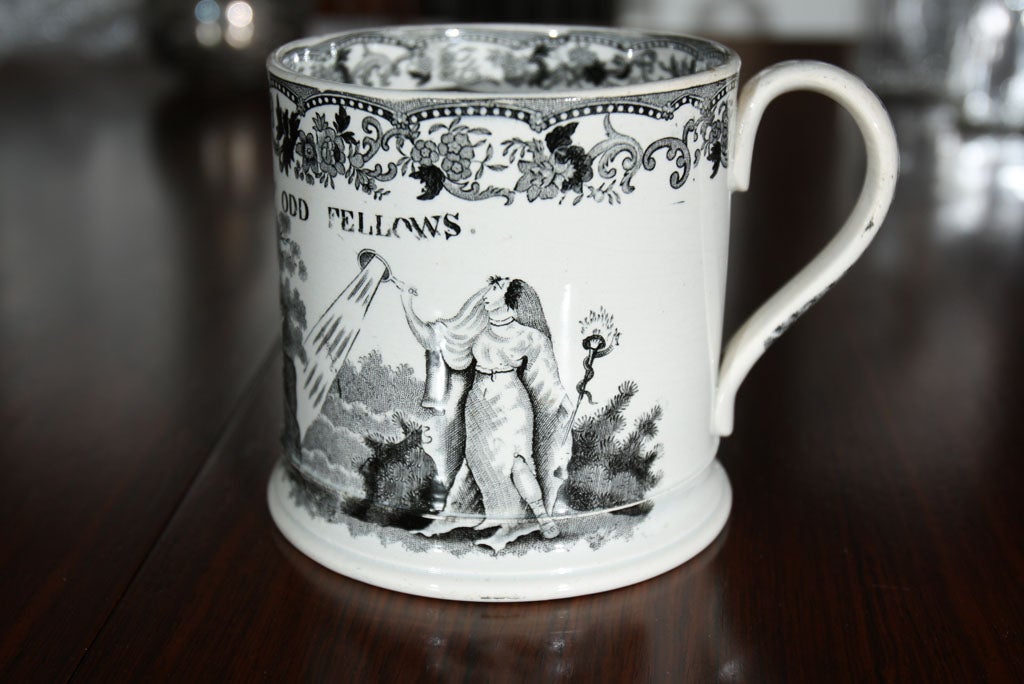 Rare Oddfellows Black Transferware Mug In Excellent Condition For Sale In Scarsdale, NY