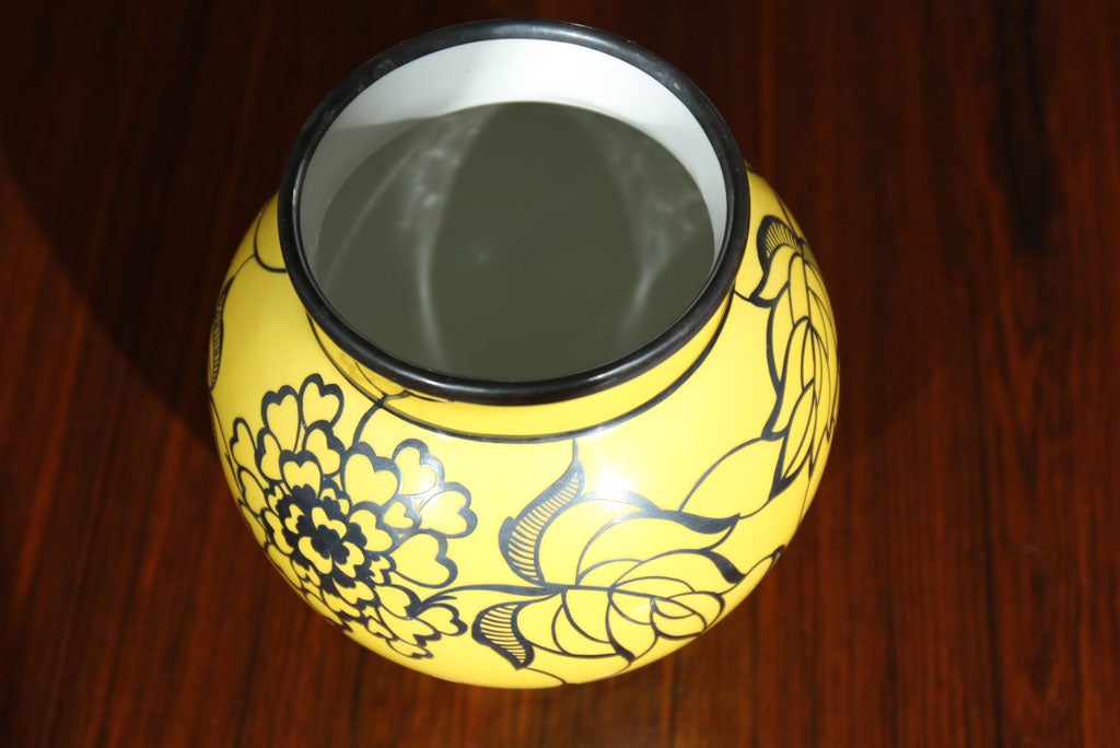 Hutchenreuther Yellow Vase with grey overly For Sale 1