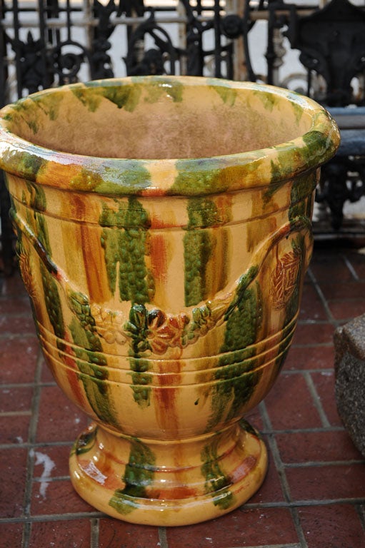 A Pair Of Large Glazed Terracotta Pots In Good Condition For Sale In Glen Ellen, CA